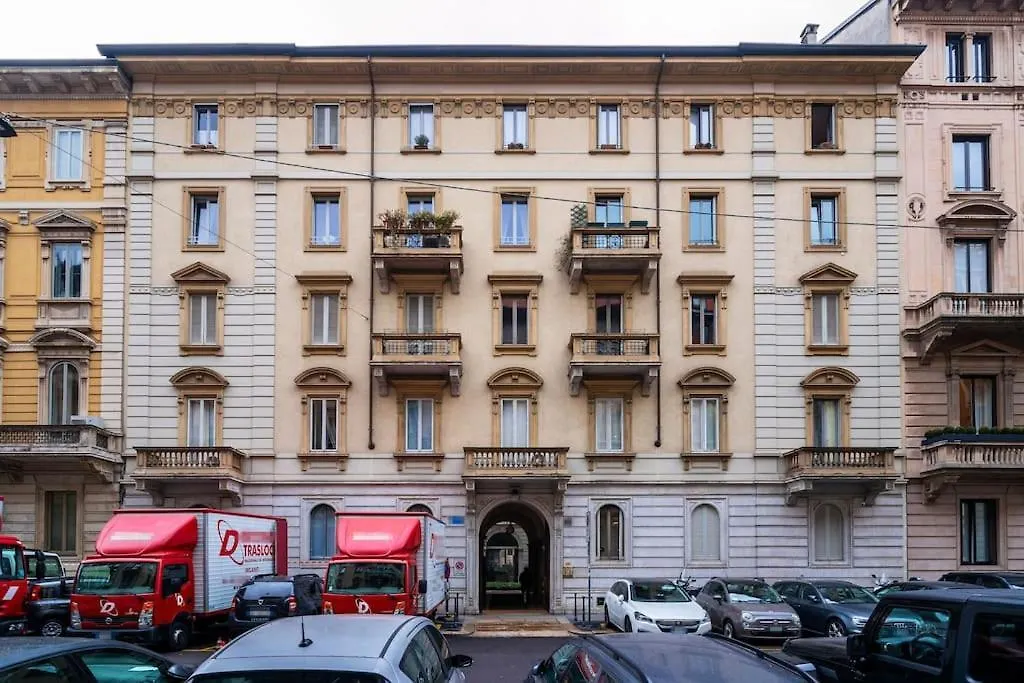 Real Jewel Next To Cenacolo And Cadorna Station Apartment Milan